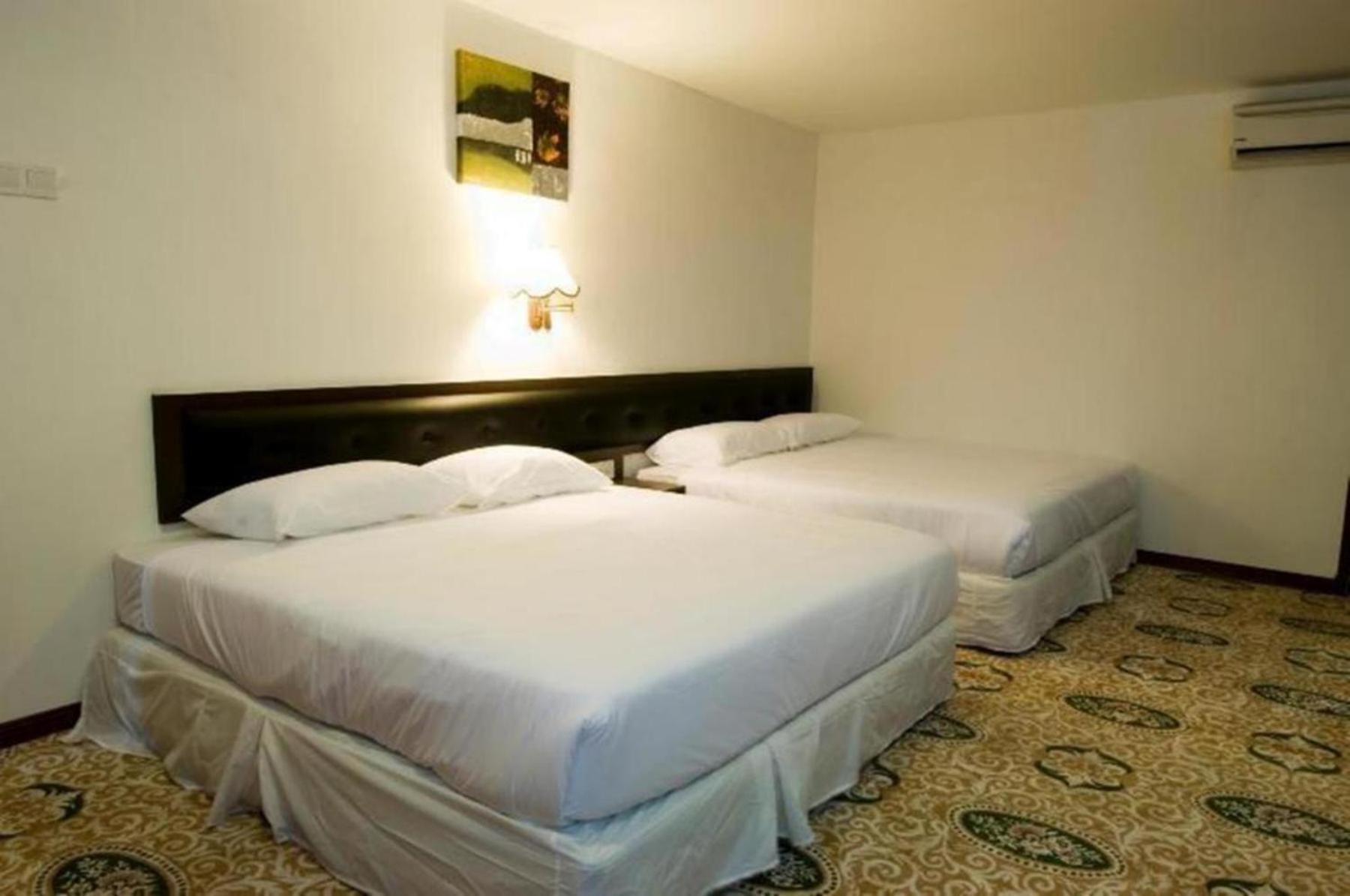 Syaz Meridien Hotel Malacca Екстер'єр фото