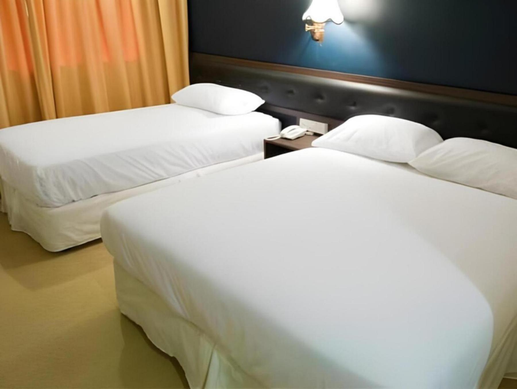Syaz Meridien Hotel Malacca Екстер'єр фото