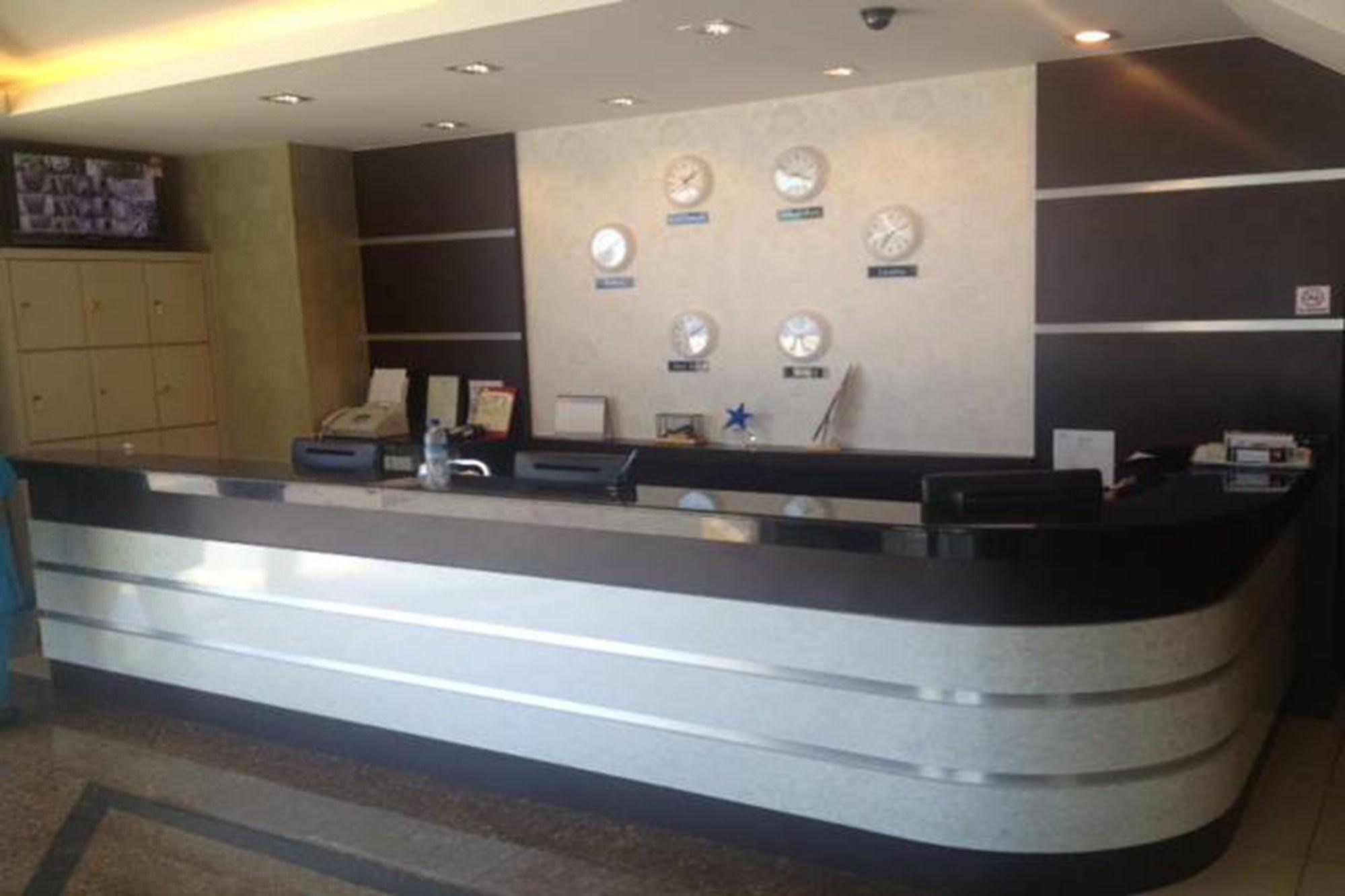 Syaz Meridien Hotel Malacca Екстер'єр фото