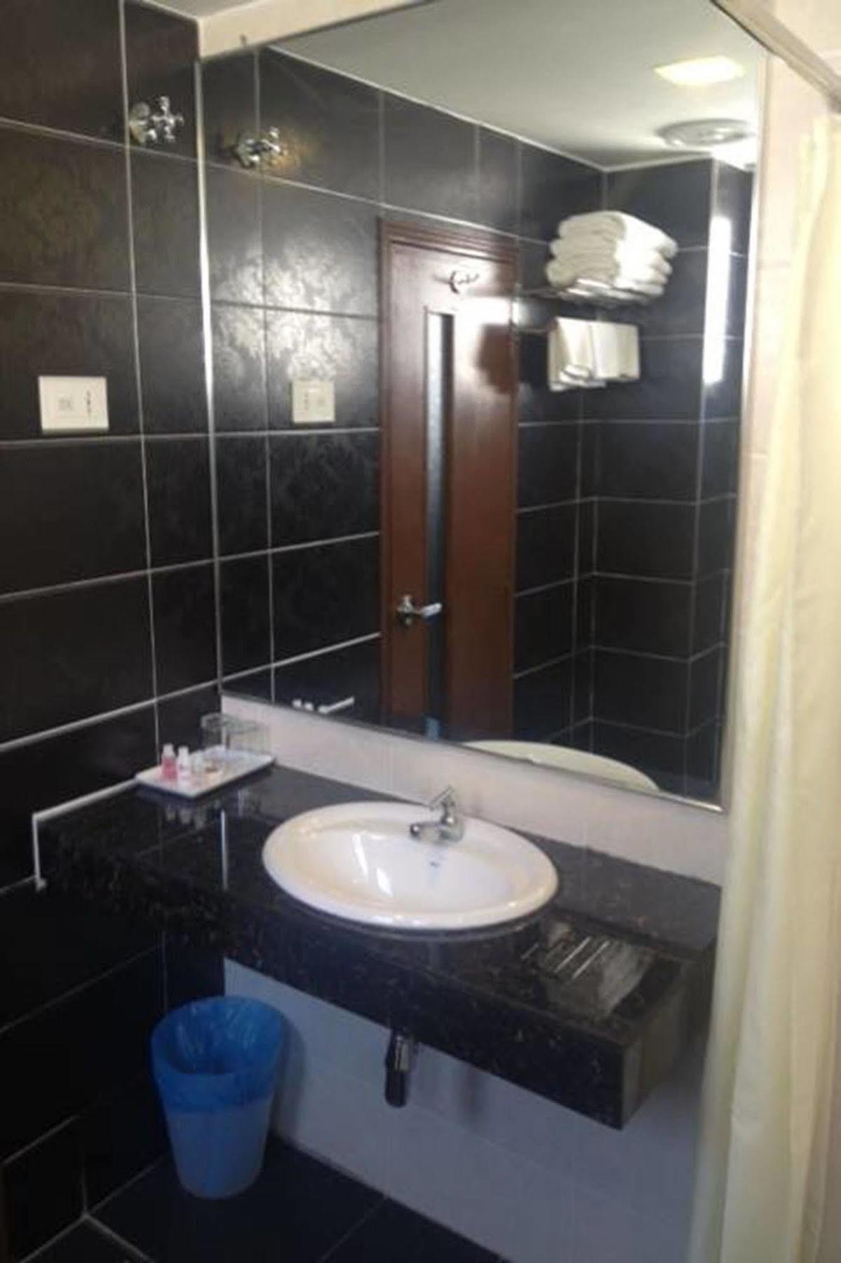 Syaz Meridien Hotel Malacca Екстер'єр фото