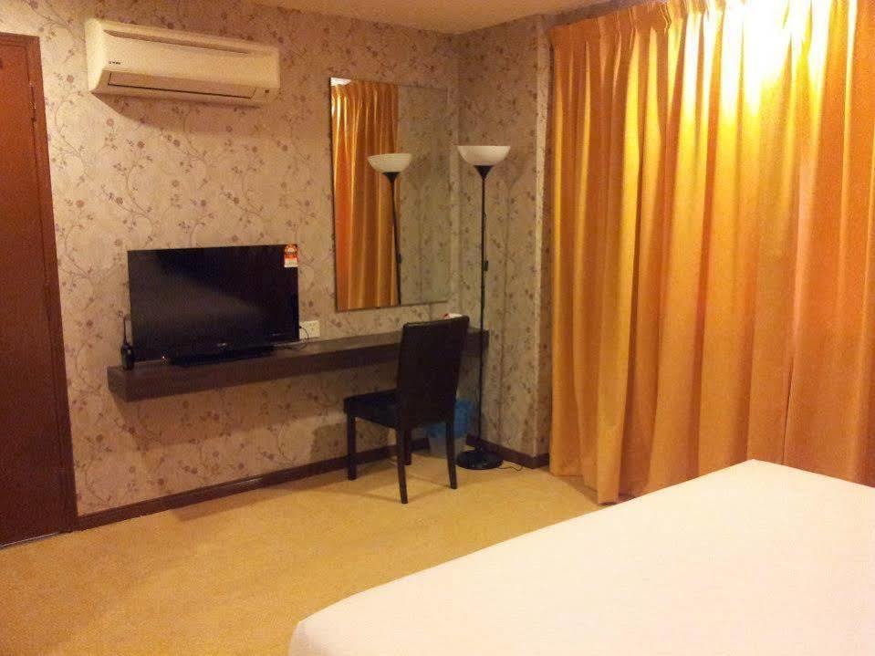 Syaz Meridien Hotel Malacca Екстер'єр фото